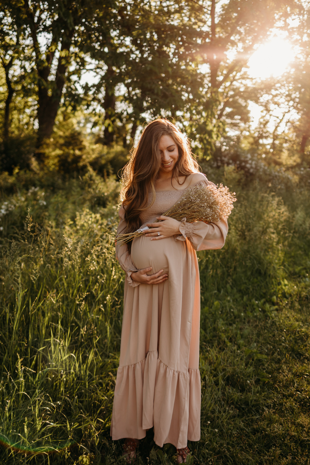 What to Wear For Maternity Photos | Our Golden Hour Session